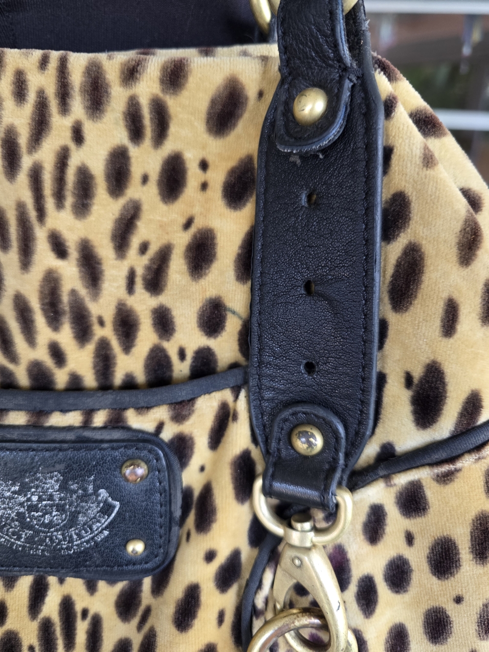 Juicy Couture Leopard Velour Shoulder Bag Y2K Black Trim and Gold Hardware - Picture 6 of 16